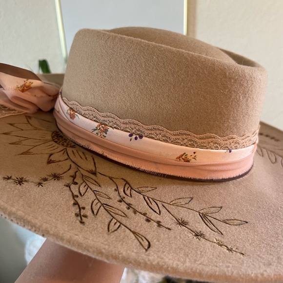 100% Wool Custom Burned FarmHouse Wide Brim Hat - Picture 9 of 12